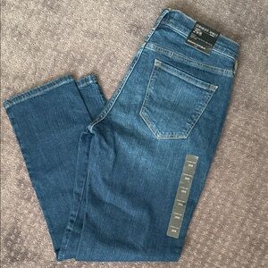 Brand new, never worn. NWT. Midrise straight ankle banana republic jeans.